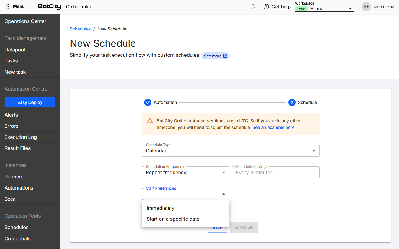 Calendar schedule - Start configuration Screenshot of BotCity Orchestrator showing the Start Preferences field expanded, with the Immediately and Start on a specific date options, along with the already filled Scheduling Frequency and Schedule Strategy fields.