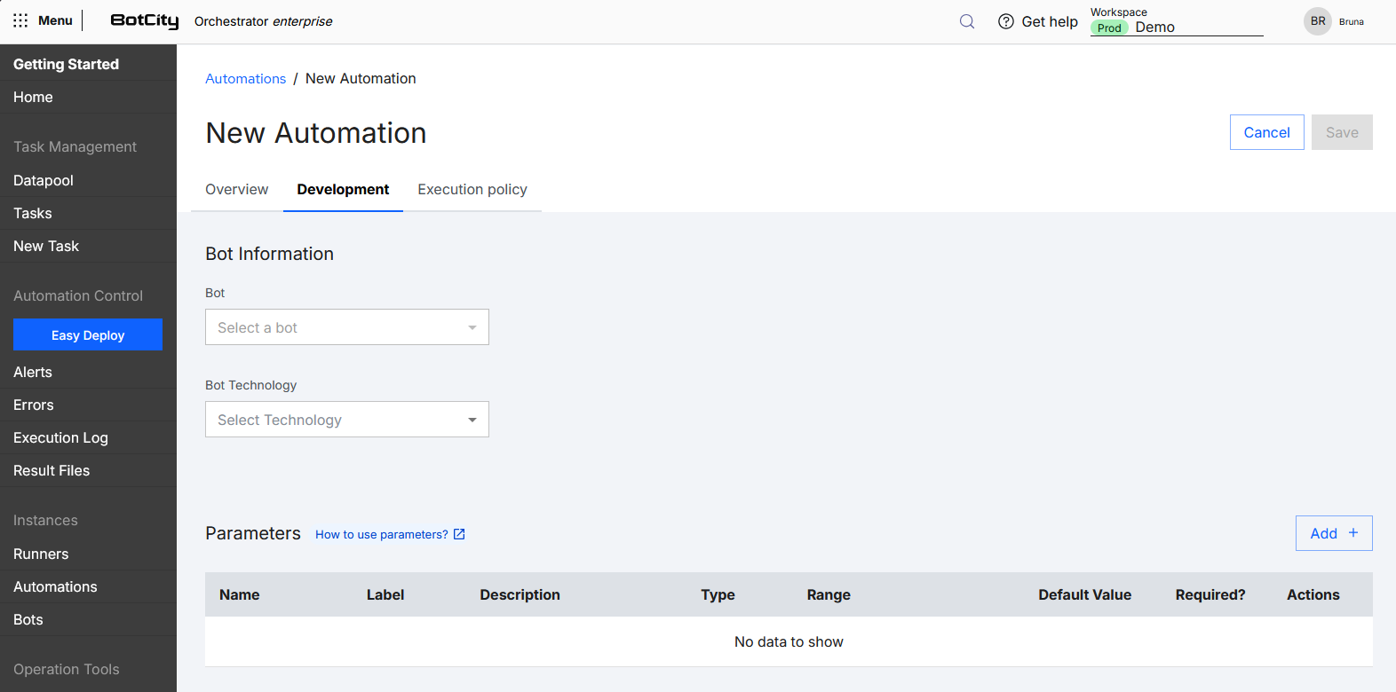 Nova Automação - Desenvolvimento Captura de tela do Orquestrador da BotCity, apresentando o formulário de criação de Nova Automação, na aba Desenvolvimento (selecionada). O formulário está dividido em duas seções: "Informações do Bot", contendo os campos Bot e Tecnologia do Bot; e "Parâmetros", contendo um link "Como usar parâmetros?", o botão "Adicionar +" e uma tabela com as colunas Nome, Label, Descrição, Tipo, Intervalo, Valor Padrão, Obrigatório e Ações. No canto superior direito, os botões de Cancelar e Salvar. Ao topo da página, as abas de navegação: Visão Geral, Desenvolvimento (selecionada) e Política de execução.
